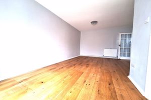 Lounge- click for photo gallery